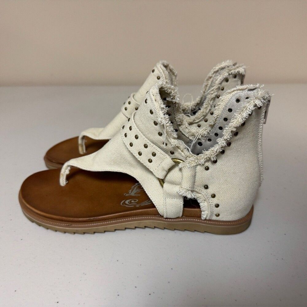 NWOT Gladiator Thong Sandals White Women 9 Boho Frayed Edges Trendy Summer Beach